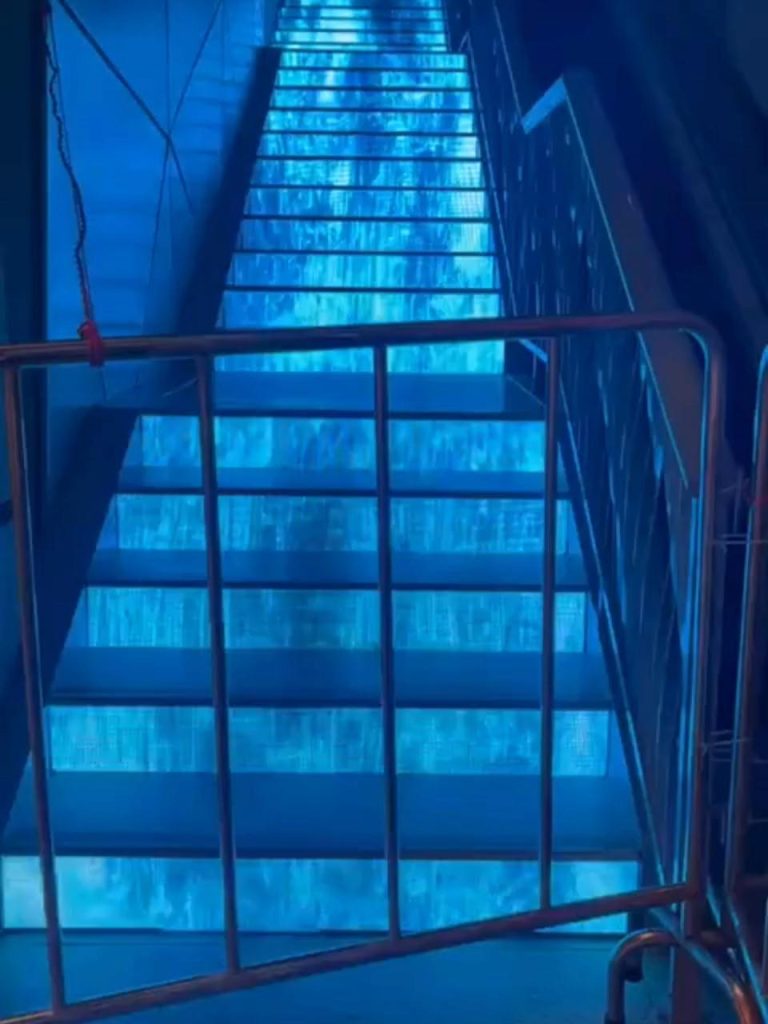 Custom LED screen manufacturer Customized LED display manufacturer Bespoke LED screen solutions LED video wall manufacturer Custom digital display boards Indoor & outdoor LED screens Commercial LED display systems Tailor-made LED signage solutions